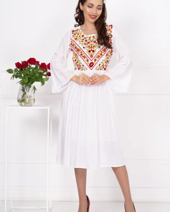 Rochie traditionala alba Malina din vascoza cu flori delicate brodate