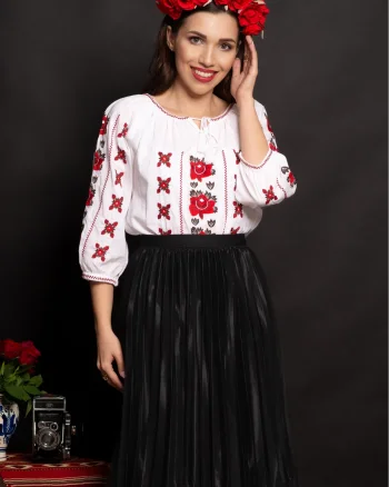 Ie alba dama Oliviana cu broderie rosie