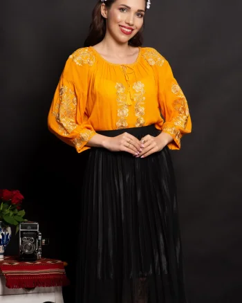 Ie dama traditionala galbena Minodora cu broderie aurie