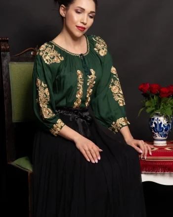 Ie dama traditionala verde Minodora cu broderie aurie
