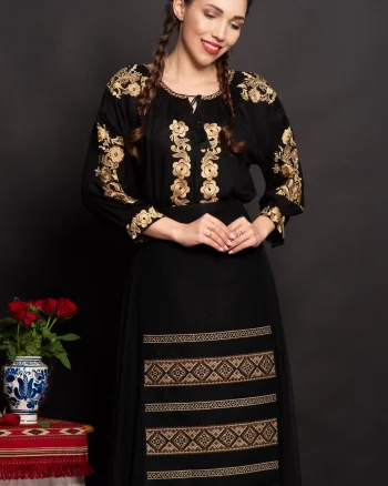 Ie dama traditionala neagra Minodora cu broderie aurie