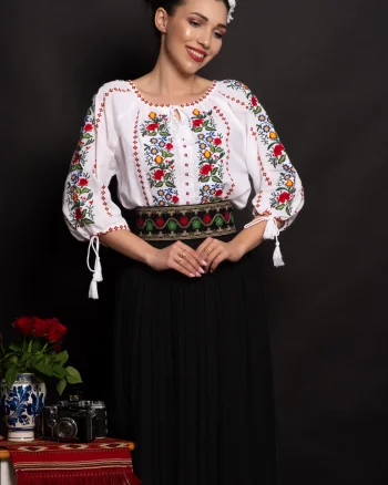 Ie traditionala brodata Lucia cu flori multicolore