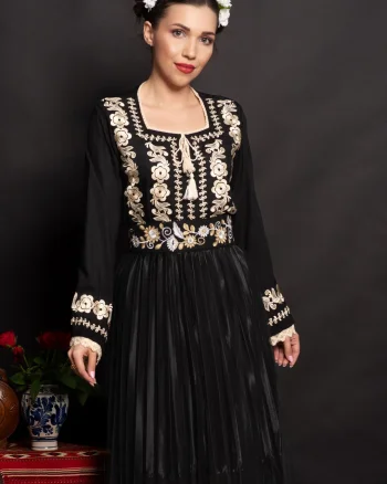 Brau traditional Marcela cu flori bej brodate