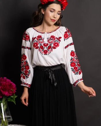 Ie dama alba din vascoza Maricela cu broderie rosie florala
