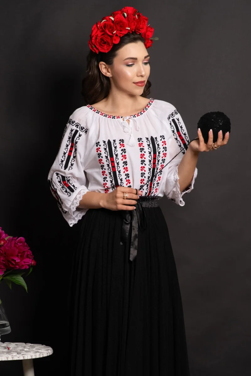 Ie traditionala din bumbac Delfina cu motive populare brodate