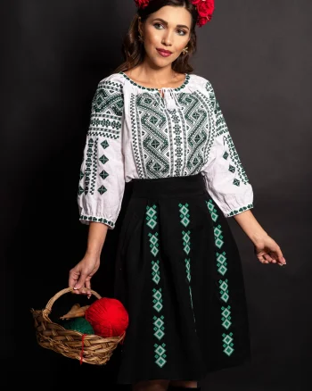 Ie dama alba Corina din bumbac cu broderie verde