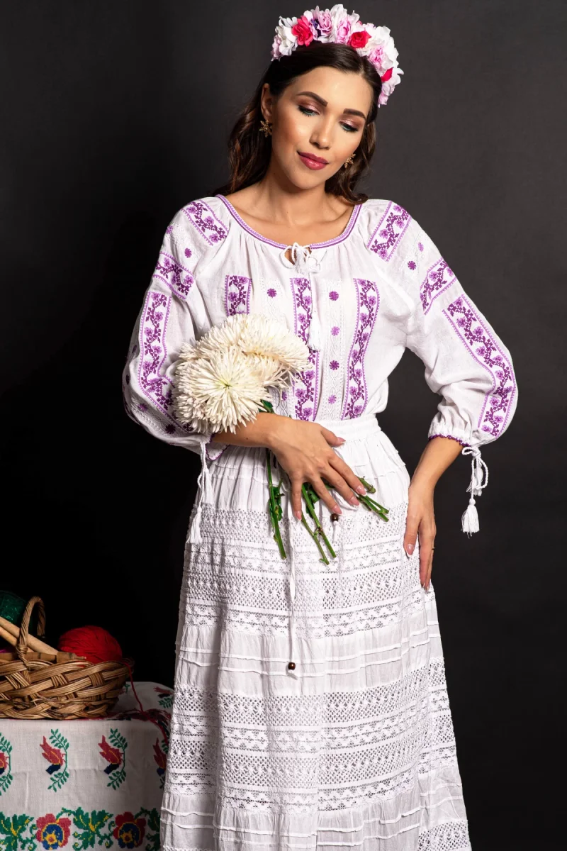 Ie traditionala alba din bumbac Viorela cu broderie lila