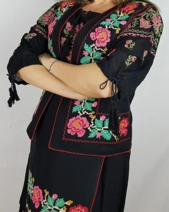 Vesta brodata cu model traditional Aurica 2