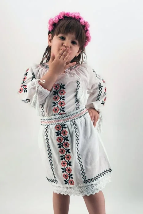 Compleu traditional fetite Marinela