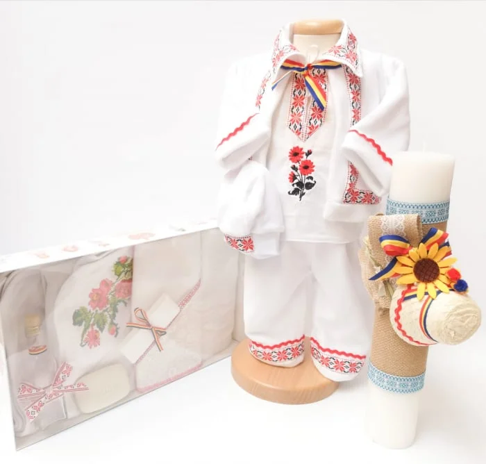 Set Traditional Botez - Costumas baietel Trusou Lumanare 3