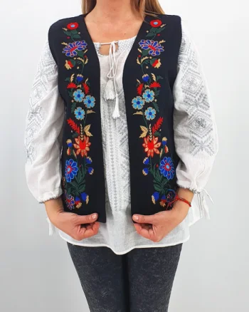 Vesta brodata cu model traditional Doina 3