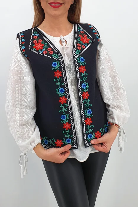 Vesta brodata cu model traditional Angi 2