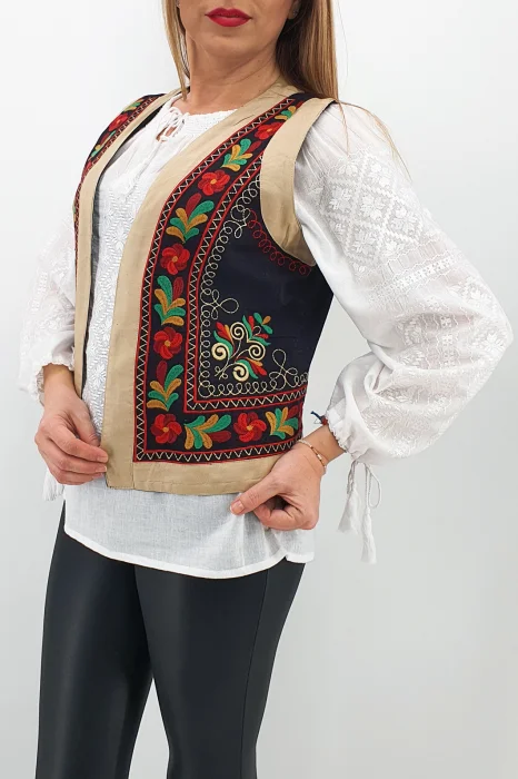 Vesta brodata cu model traditional Jenica 2