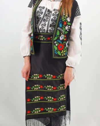Costum Traditional - Vesta, brau si 2 Fote brodate cu model traditional Iulia