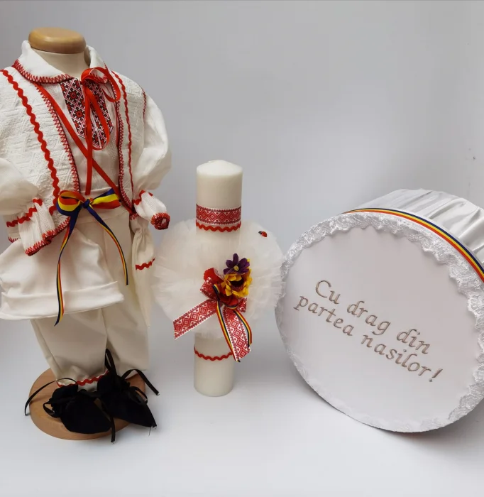 Set Traditional Botez - Costumas baietel Cutie pentru trusou Lumanare