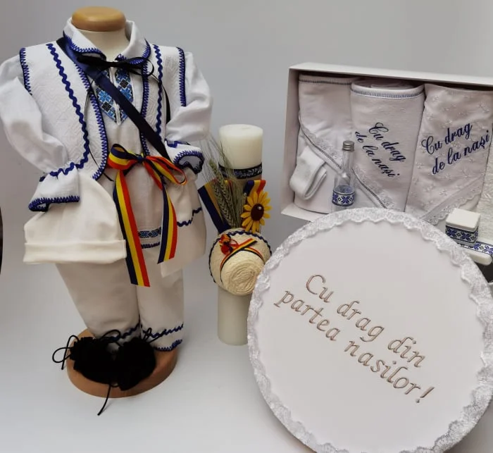 Set Traditional Botez - Costumas baietel Trusou Cutie pentru trusou Lumanare 2