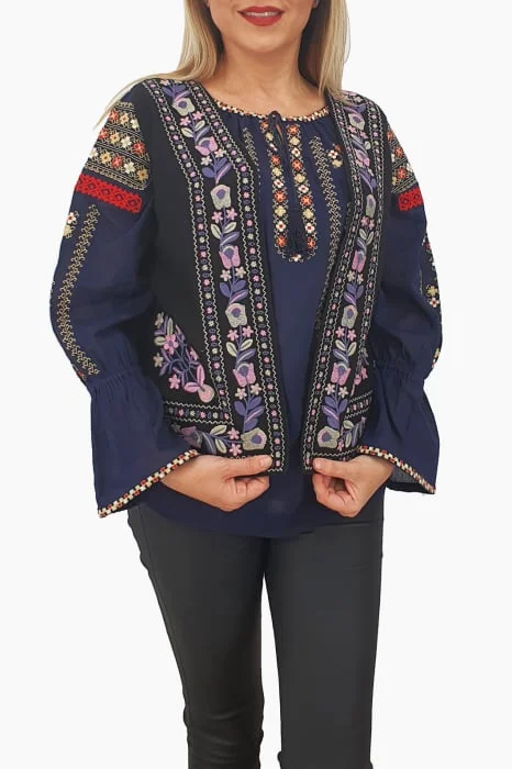 Vesta brodata cu model traditional Suzi 3