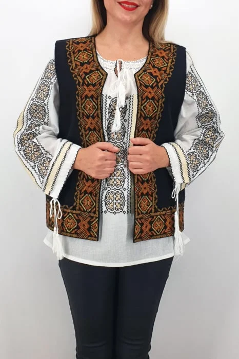 Vesta brodata cu model traditional Lucretia 3