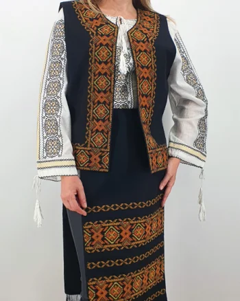 Costum Traditional Vesta si 2 Fote brodate cu model traditional 5