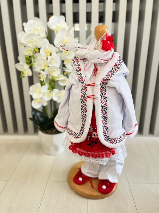 Compleu traditional Fetita