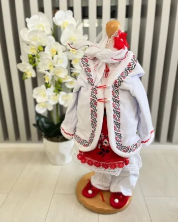 Compleu traditional Fetita