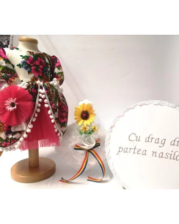 Set Traditional Botez - Costumas fetita Cutie pentru trusou Lumanare - TUL