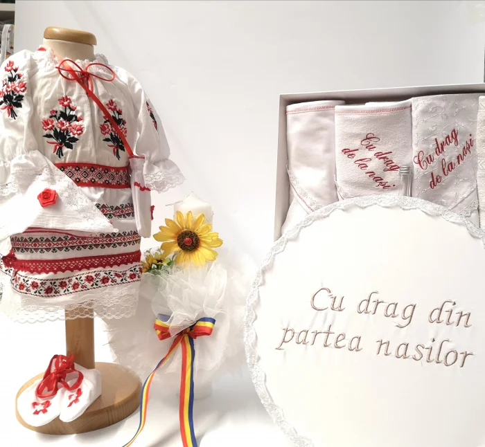 Set Traditional Botez - Costumas fetita Trusou Cutie pentru trusou Lumanare 5