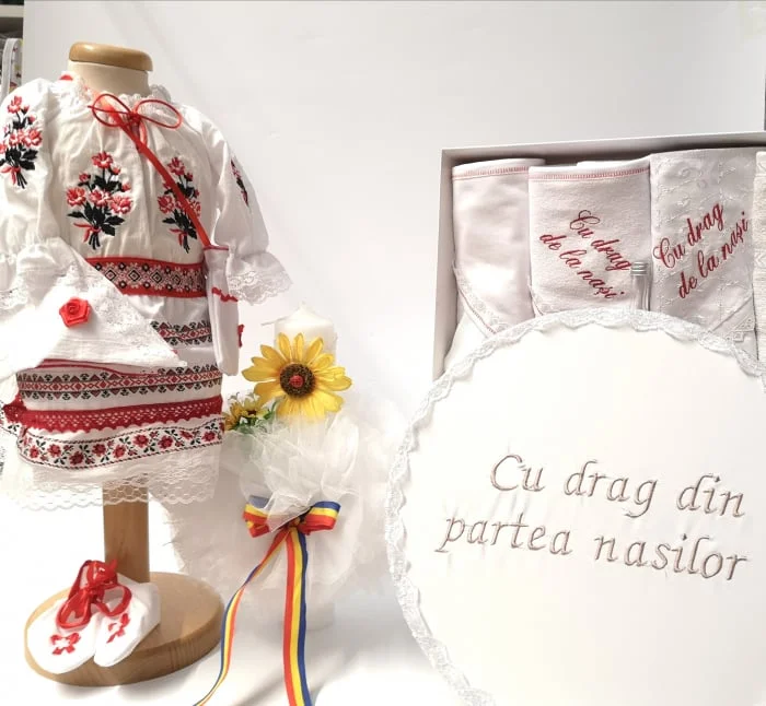 Set Traditional Botez - Costumas fetita Trusou Cutie pentru trusou Lumanare 5