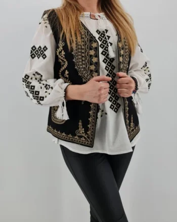 Vesta brodata cu model traditional Angelica 3