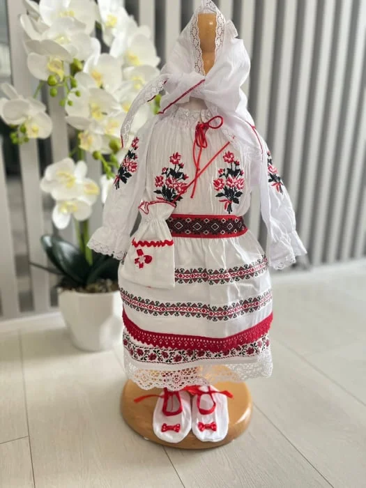 Compleu traditional Agripina