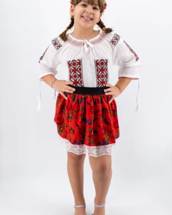 Ie traditionala fetite Olguta