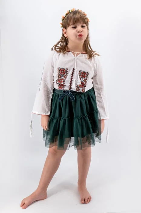 Ie traditionala fetite Irinuca