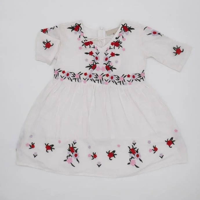Rochie traditionala fetite Eva 3