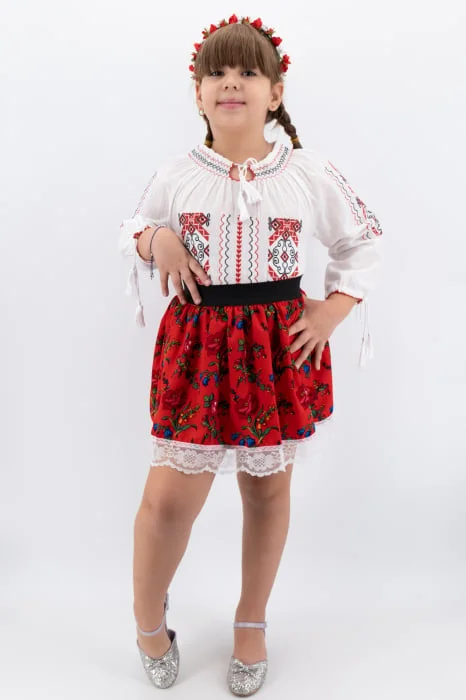 Ie traditionala fetite Rita