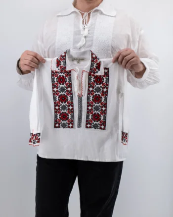 Ie traditionala baieti Bucur 3