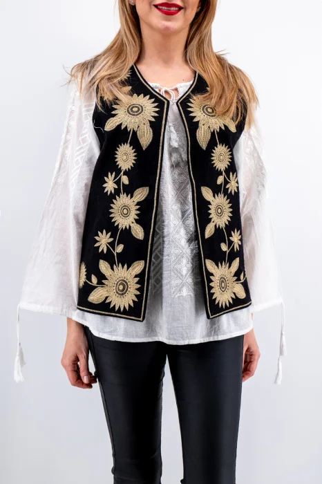 Vesta brodata cu model traditional Alina 9