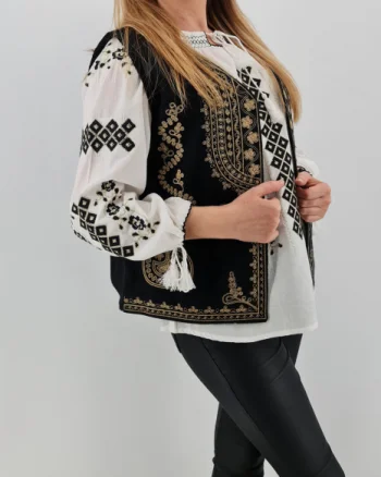 Vesta brodata cu model traditional Angelica 3