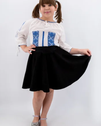 Ie traditionala fetite Irinuca 2