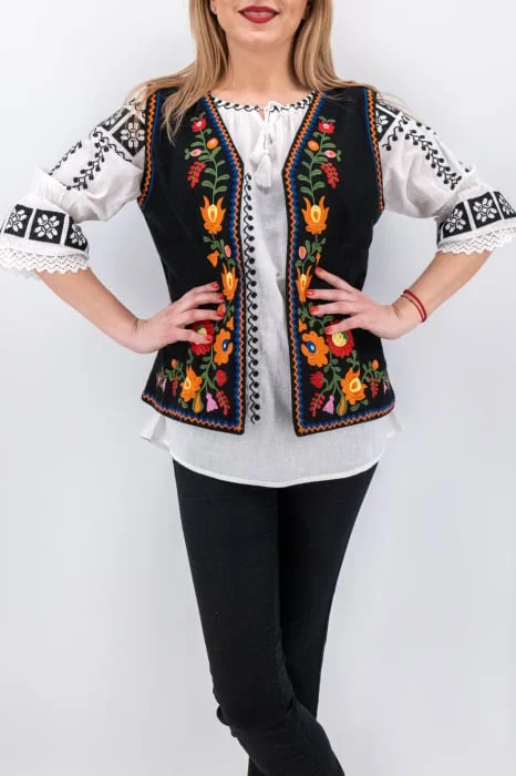 Vesta brodata cu model traditional Doina 5