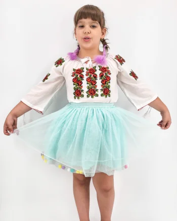 Ie traditionala fetite Evelina