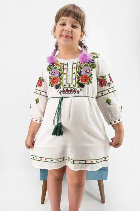Rochie traditionala fetite Maria 9