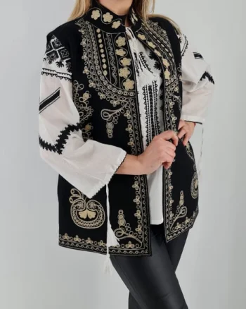 Vesta brodata cu model traditional Ania 4