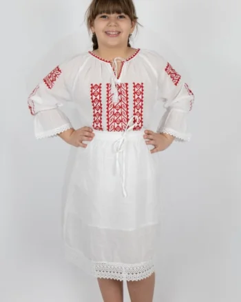 Ie traditionala fetite Gia