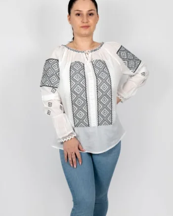 Ie Traditionala Melania 3