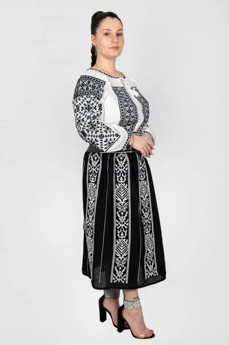 Fusta stilizata cu motive traditionale Tatiana 4