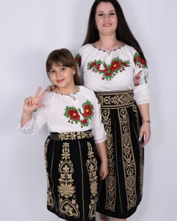 Ie traditionala fetite Sidonia