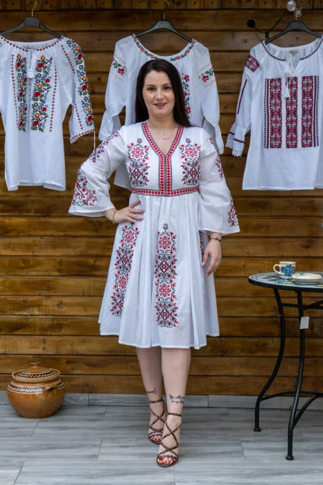 Rochie Traditionala Dorinuta 2