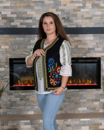 Vesta brodata cu model traditional Angi 13