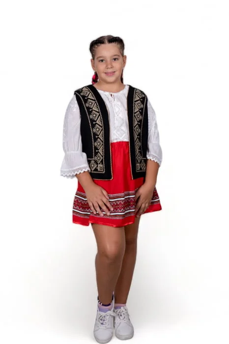 Vesta traditionala fetite Alina