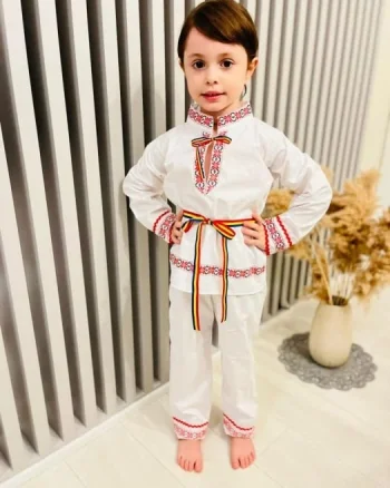 Compleu traditional baieti Rares